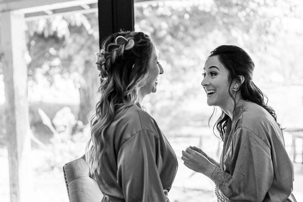 getting ready wedding photos